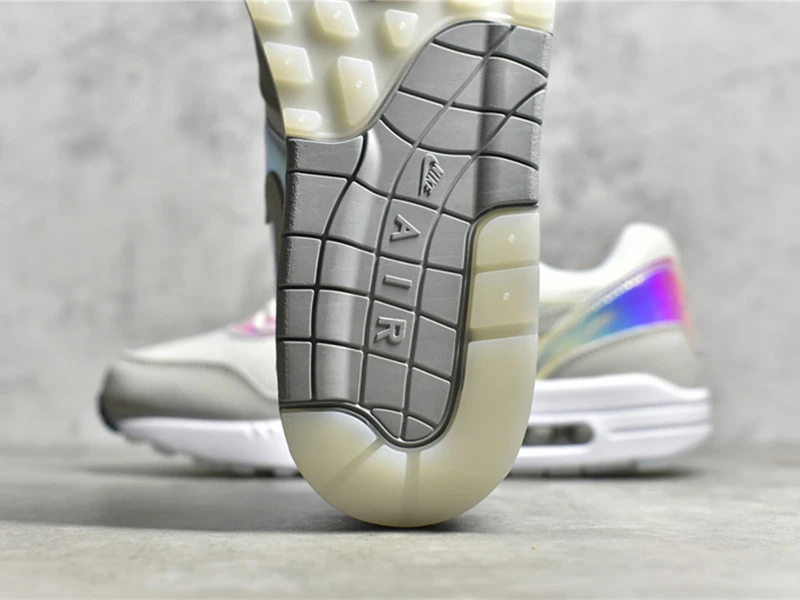 Nike Air Max 1 laser