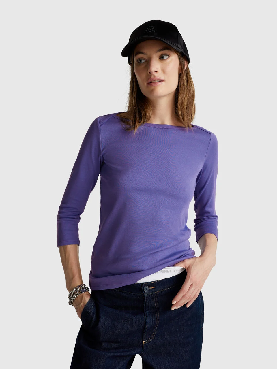 T-shirt with boat neck