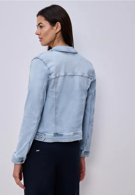 Jeansjacke mit Brusttaschen und Knöpfen