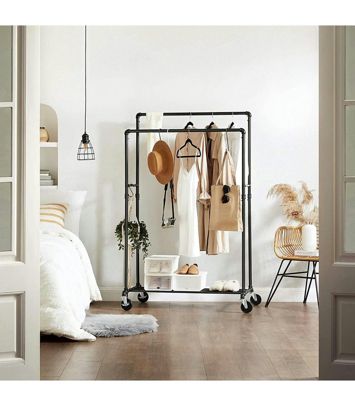 DOUBLE TRINGLE - Portant à vêtement double tringles et étagère sur roulettes