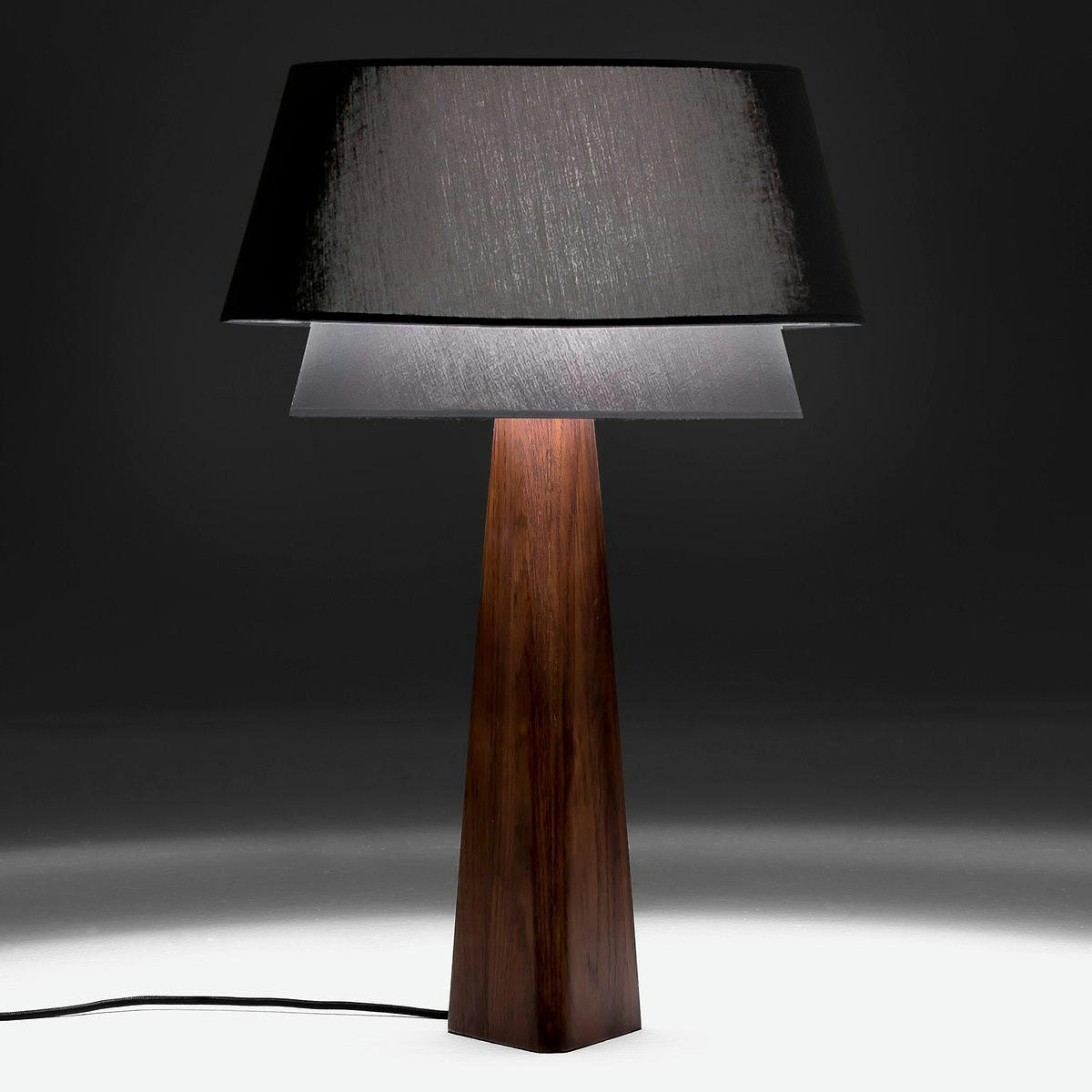 Pied de lampe chêne teinté noyer, Nestwood