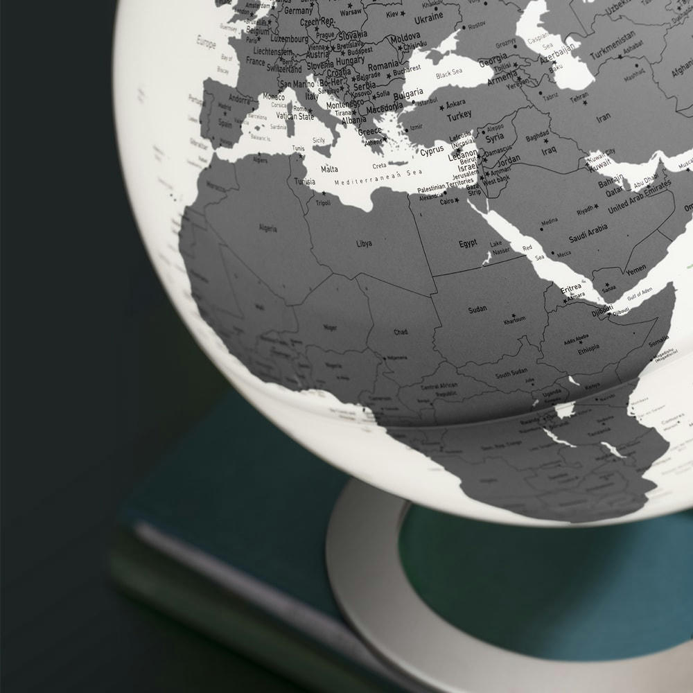 IGLOBE CHARCOAL - Globe terrestre de design 25 cm  lumineux  textes en anglais