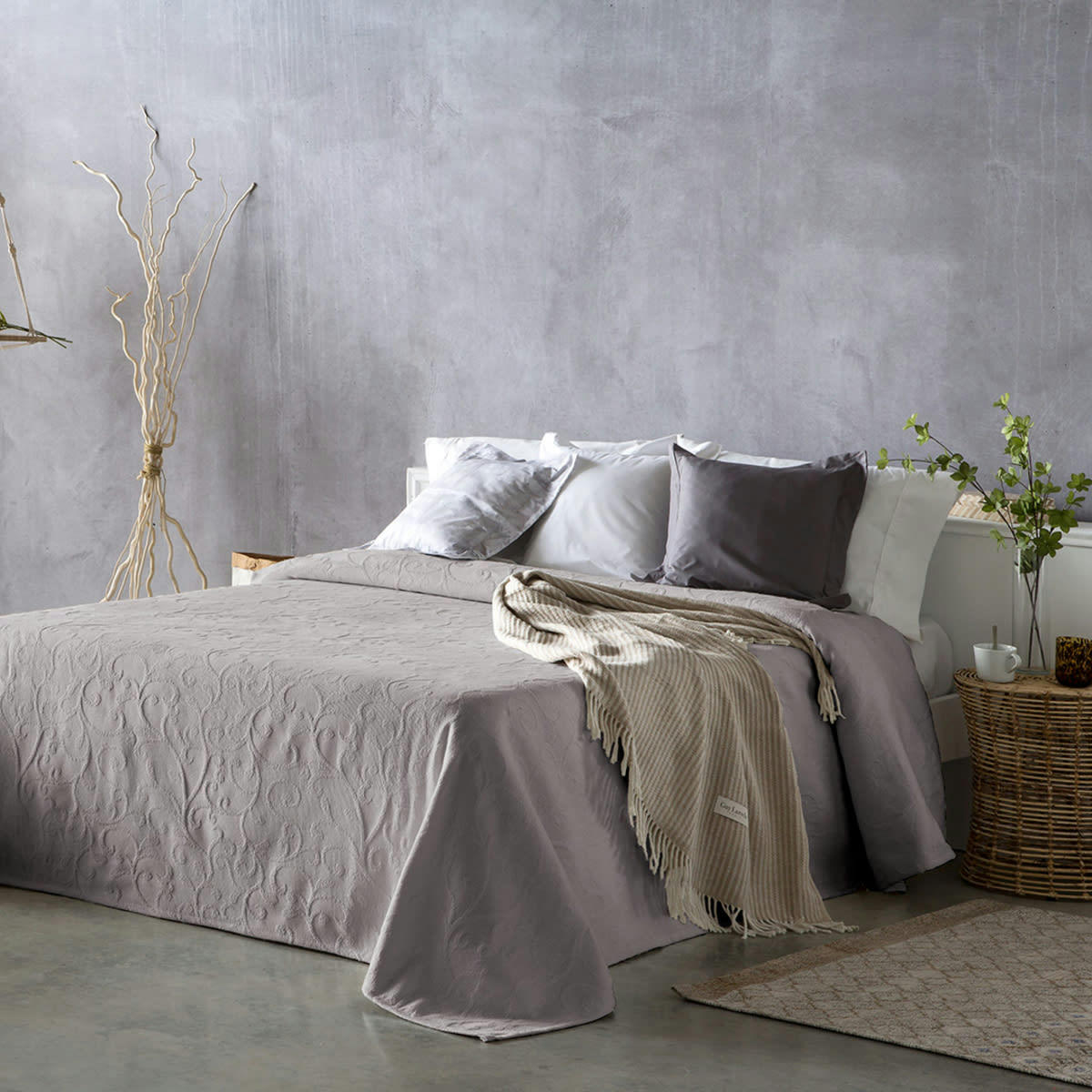 FLEUR - Couvre lit en coton gris 250x270