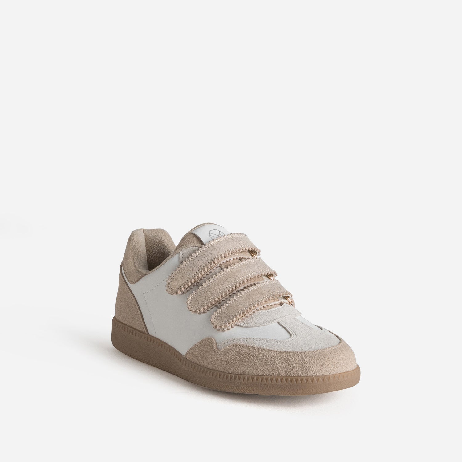 Tennis blanc cuir scratchs détails beiges