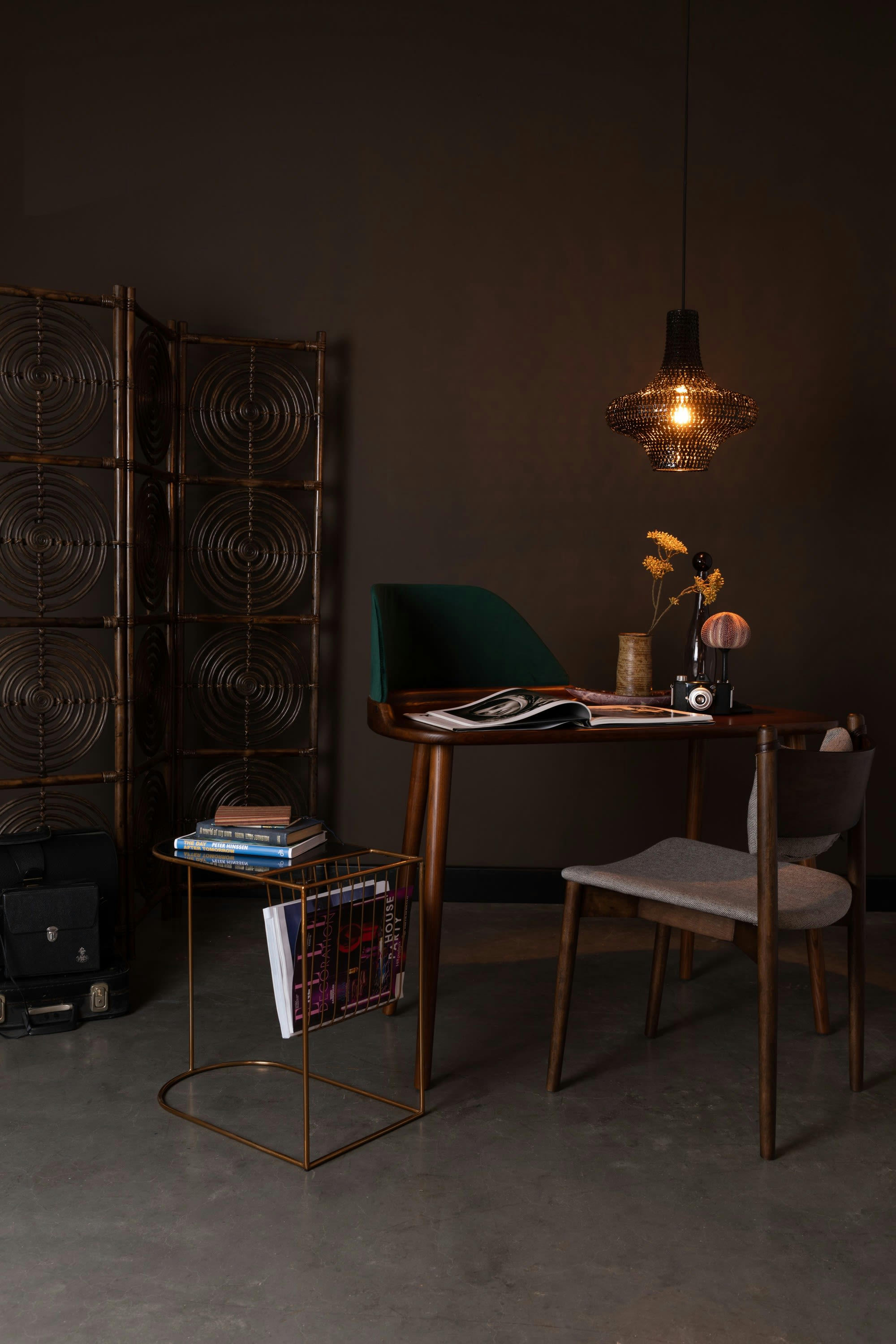 FINN - bureau en bois marron