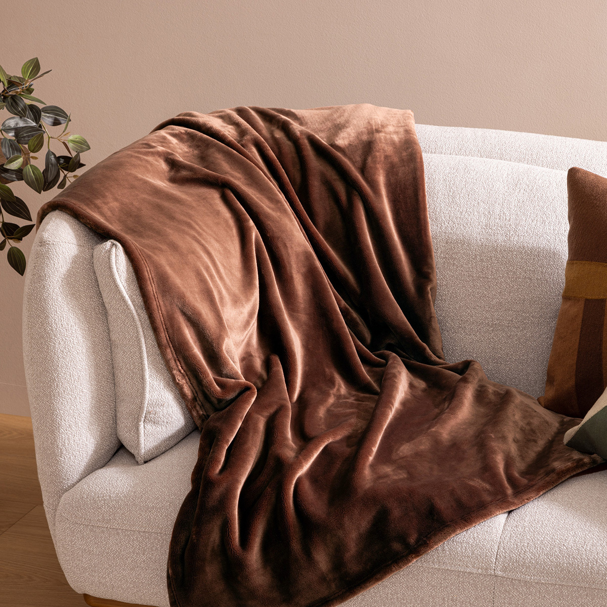Flannel throw "Cuddly" Brown, 180x230 cm
