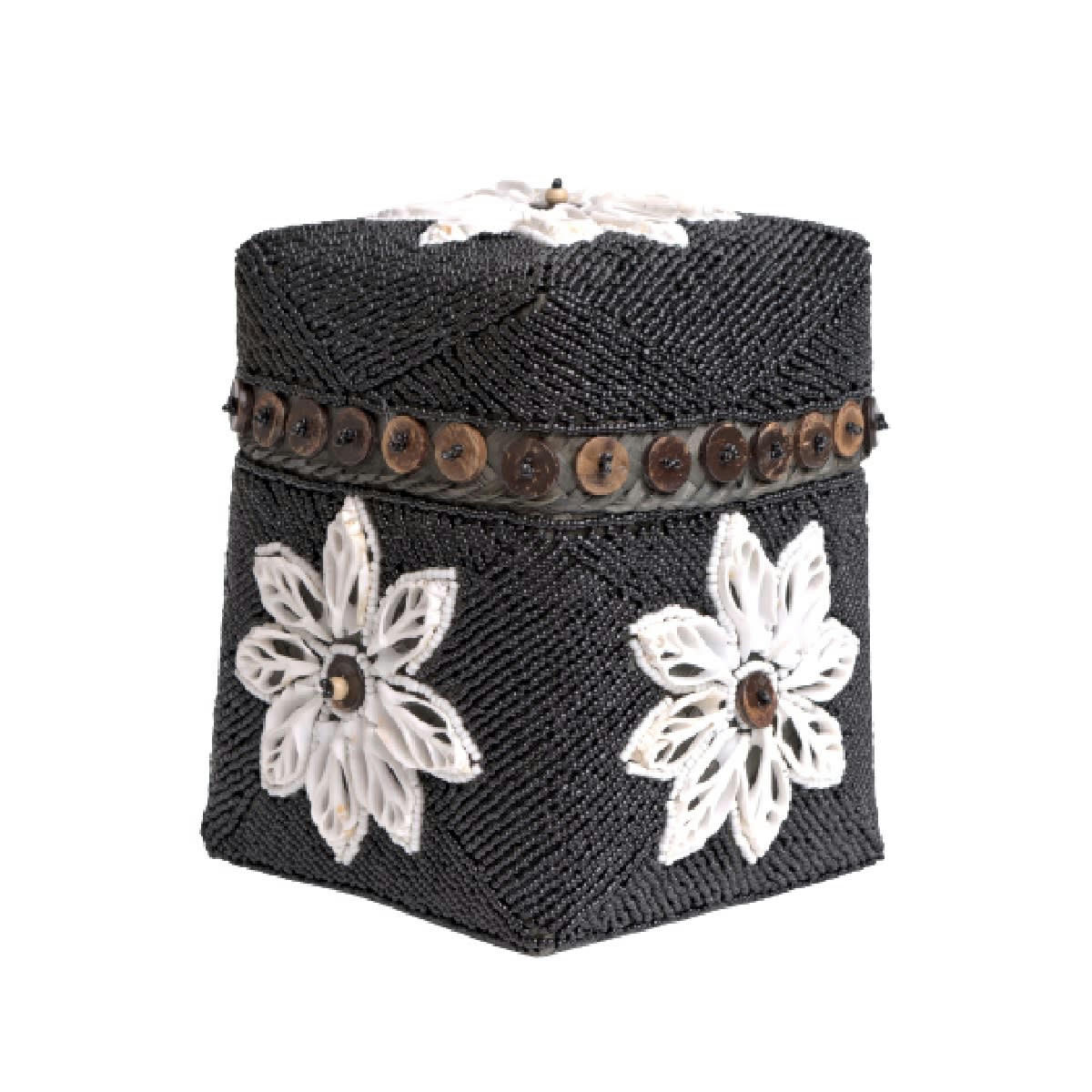 PERLA - Boîte en bambou et gros coquillages, noir 16 x 21 cm