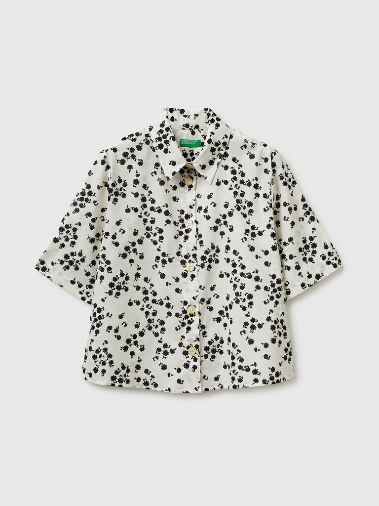 Short sleeve patterned shirt