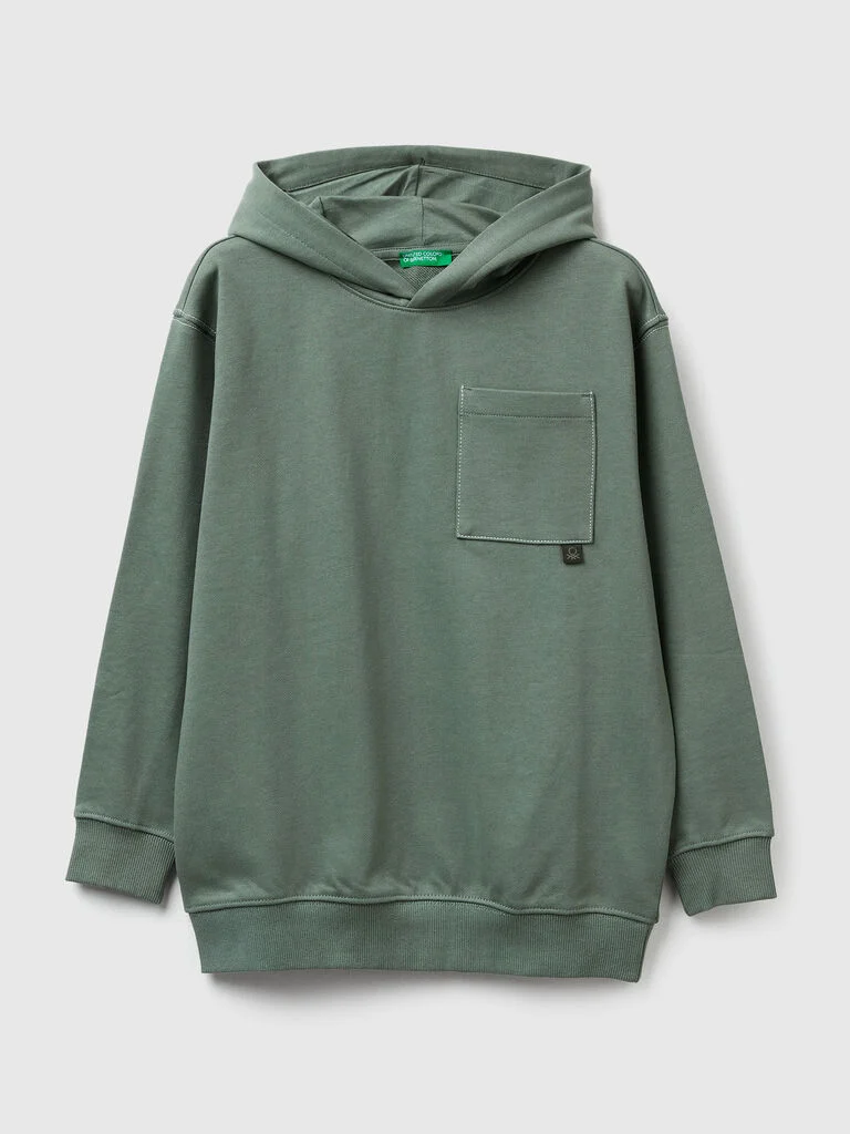 Oversized sweatshirt with bold print