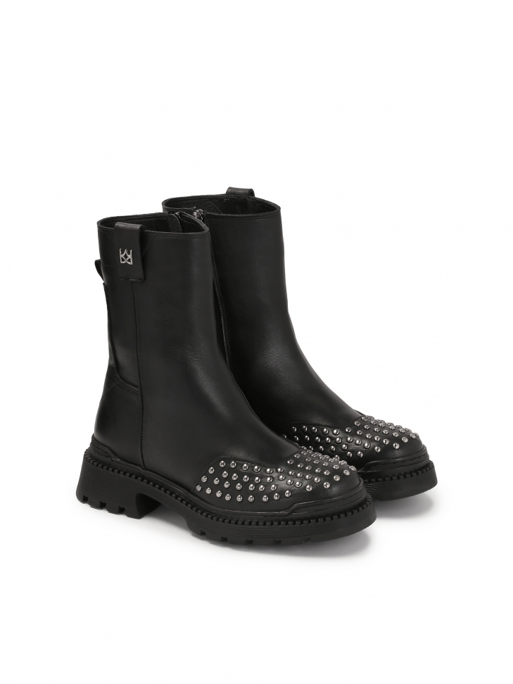 Flat slide-on boots with metal rivets