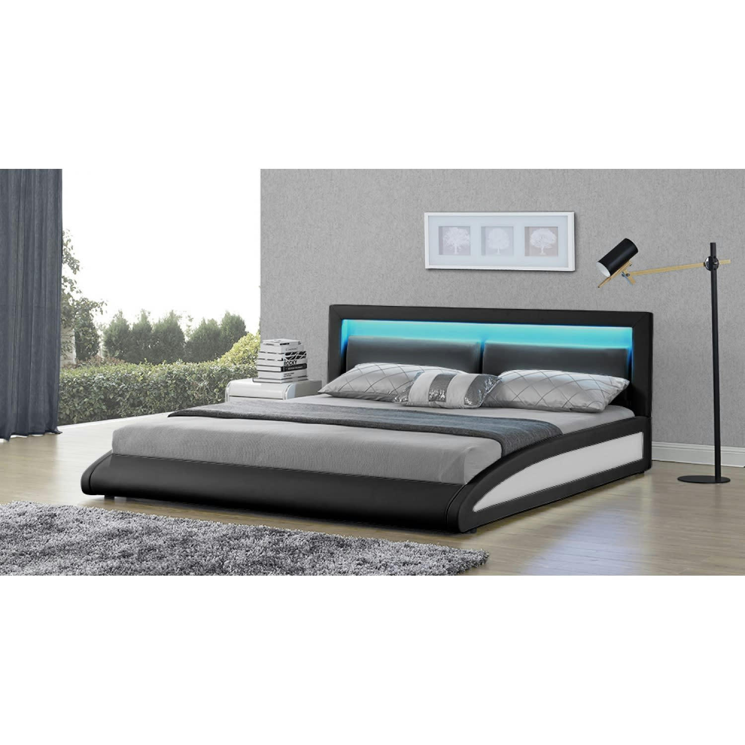 BRIXTON - Cadre de lit avec LED 140 x 190 cm en PU noir