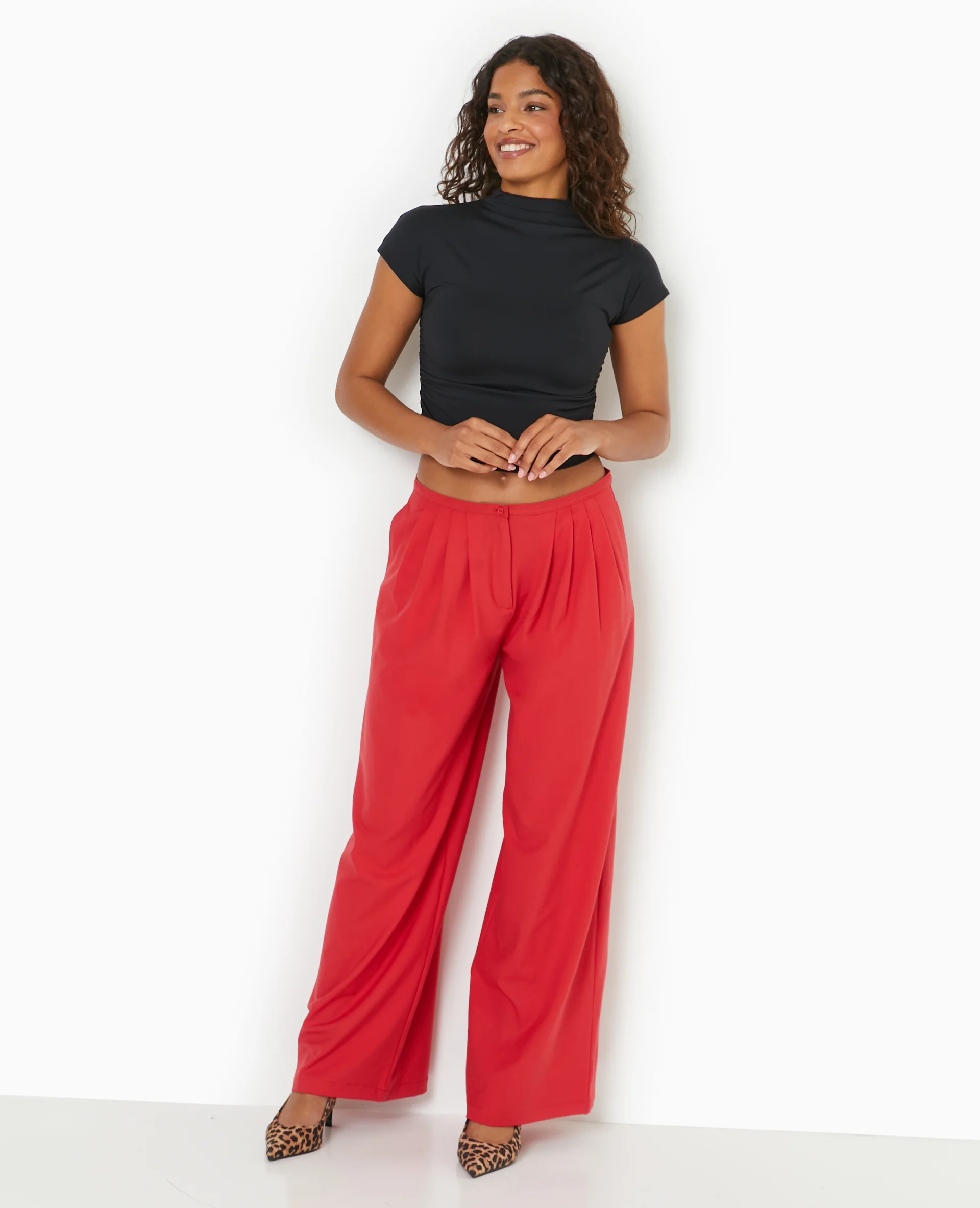 Pantalon large et droit avec pinces