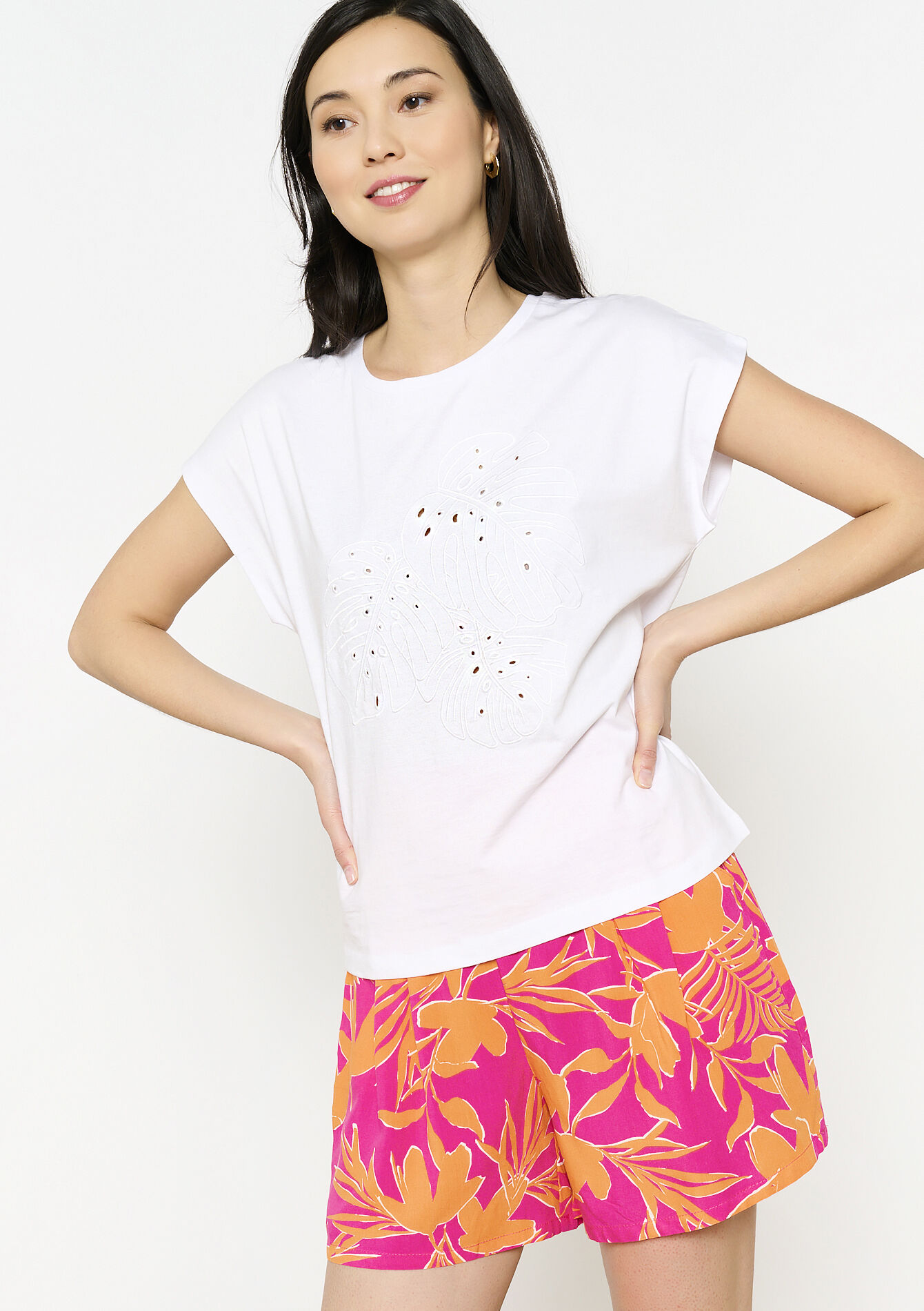 Elegante geborduurde t-shirt