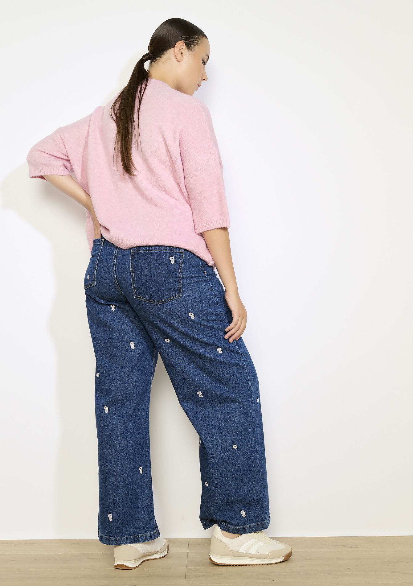Hoge taille geborduurde jeans