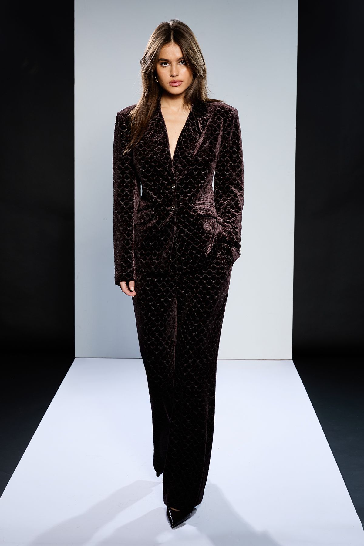 RUNWAY 1.8.1.8 Runway 1.8.1.8 Jacquard Velvet Blazer