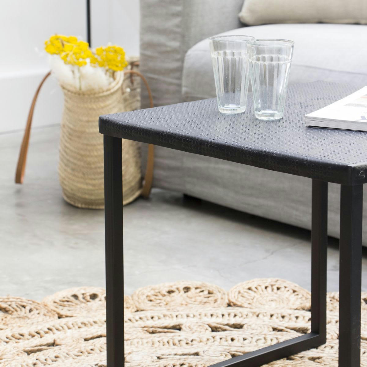 TRÉVOR - Table basse carrée métal gravé