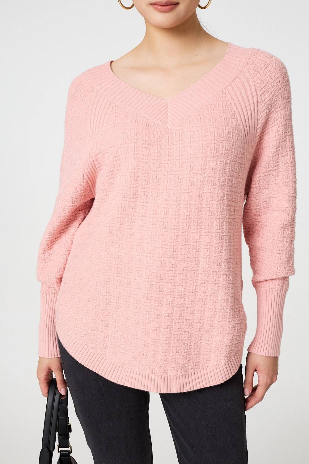 Izabel London Textured V-Neck Relaxed Curve Hem Jumper