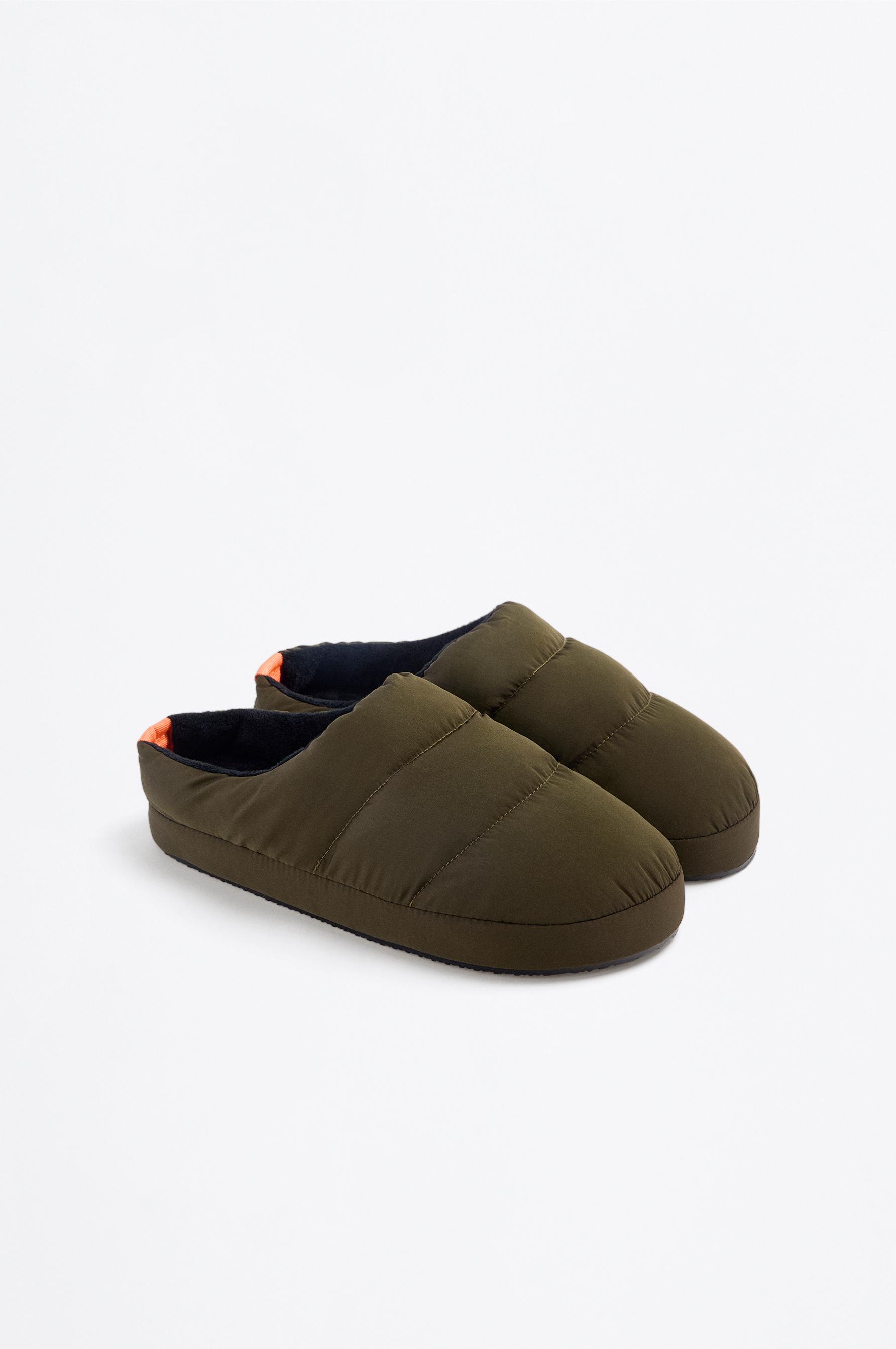 Zapatilla de casa acolchada