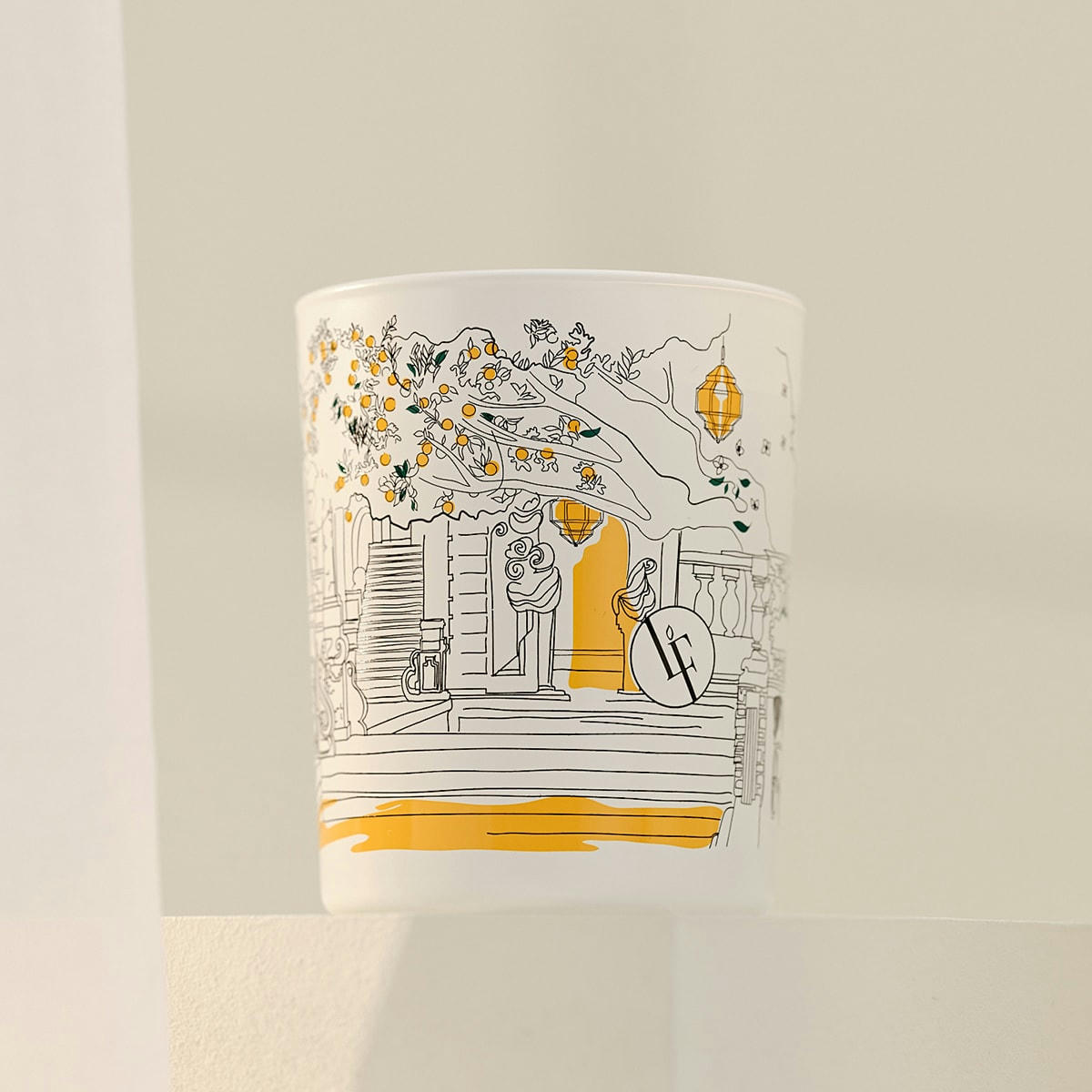 - Bougie parfumée Jardin d'Hespérides