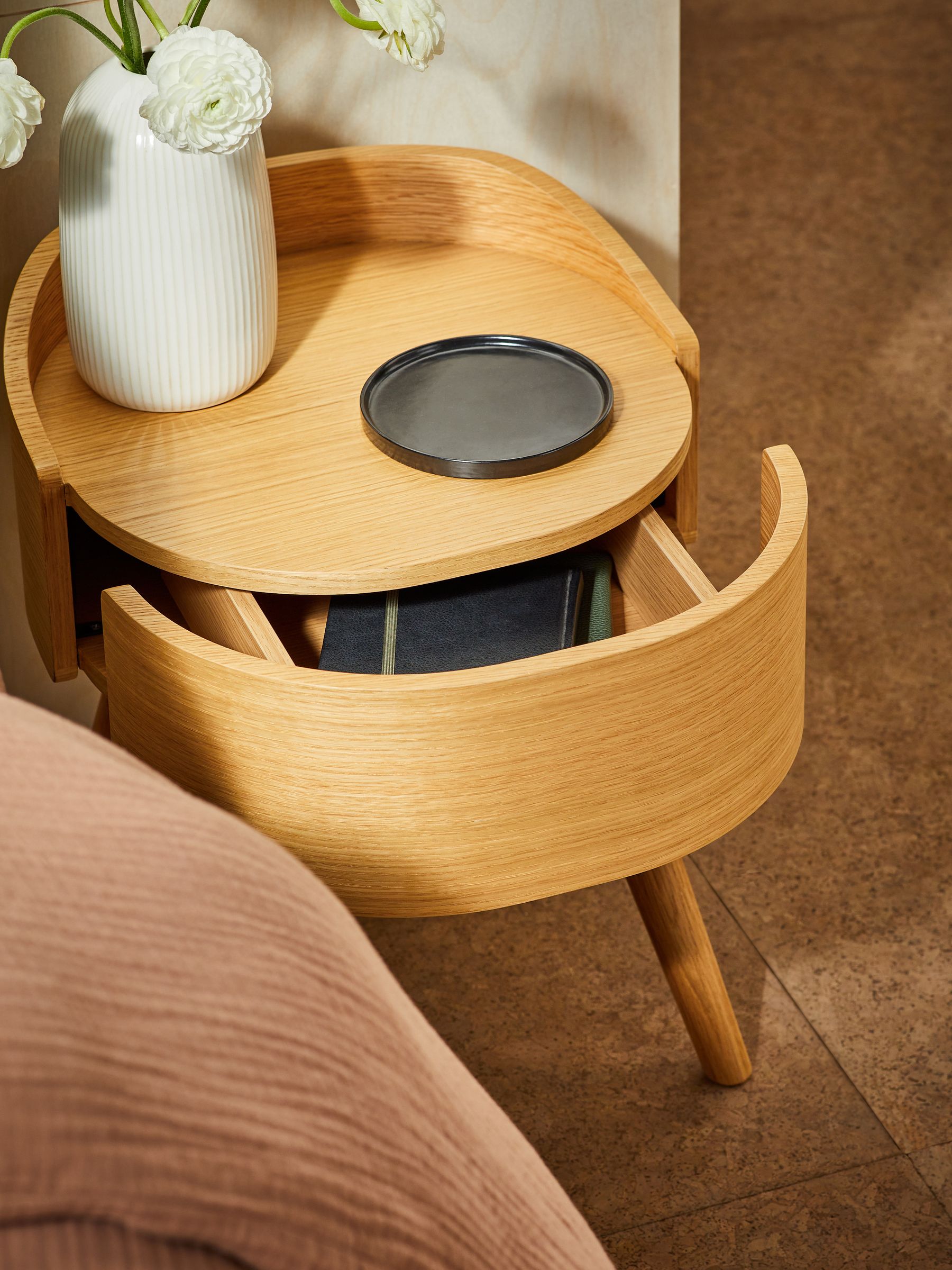 Odie 1 Drawer Bedside Table in Oak
