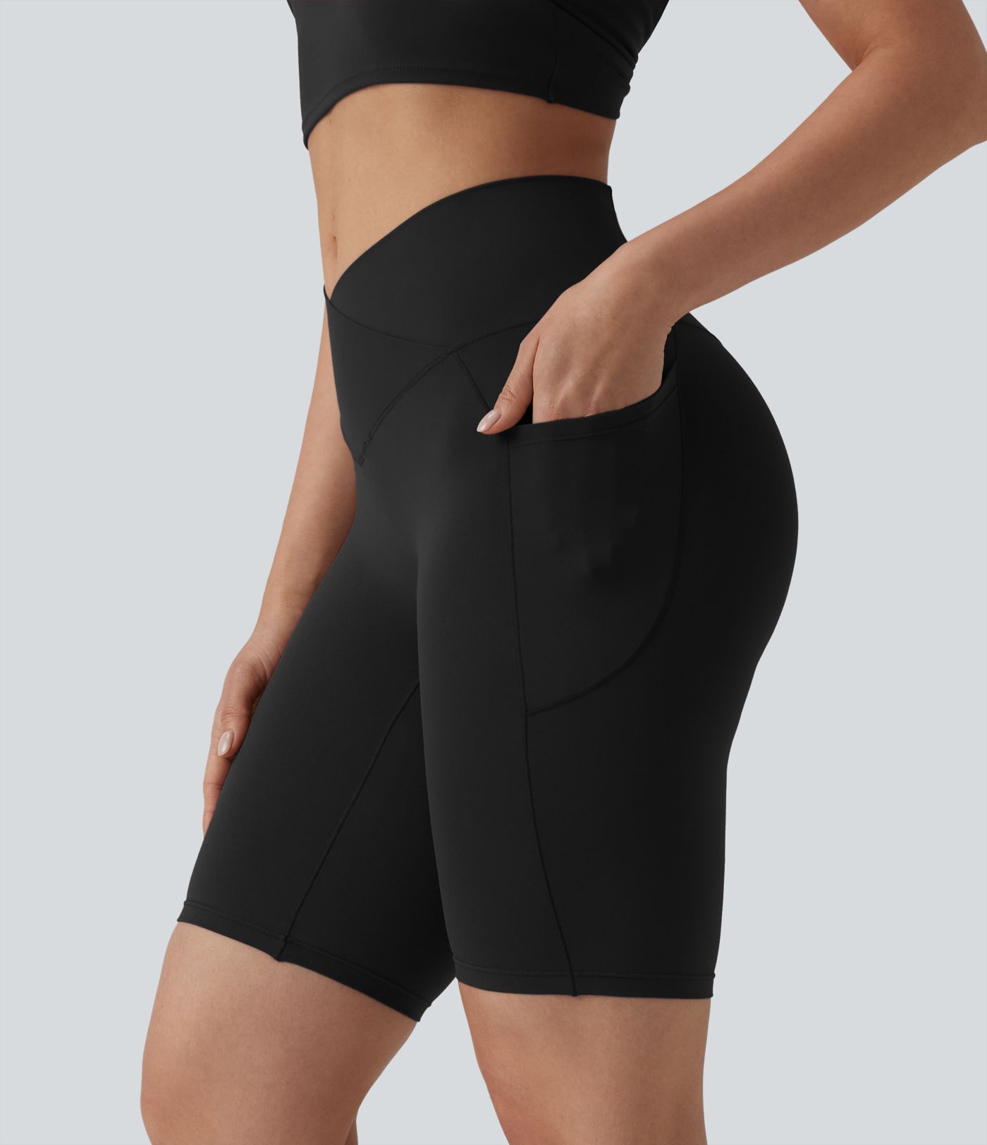 SoftlyZero™ Short cycliste de yoga croisé taille haute 23 cm avec poches - UPF50