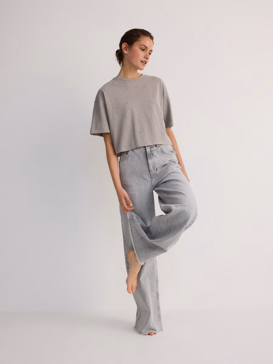T-Shirt With Appliqu&eacute;