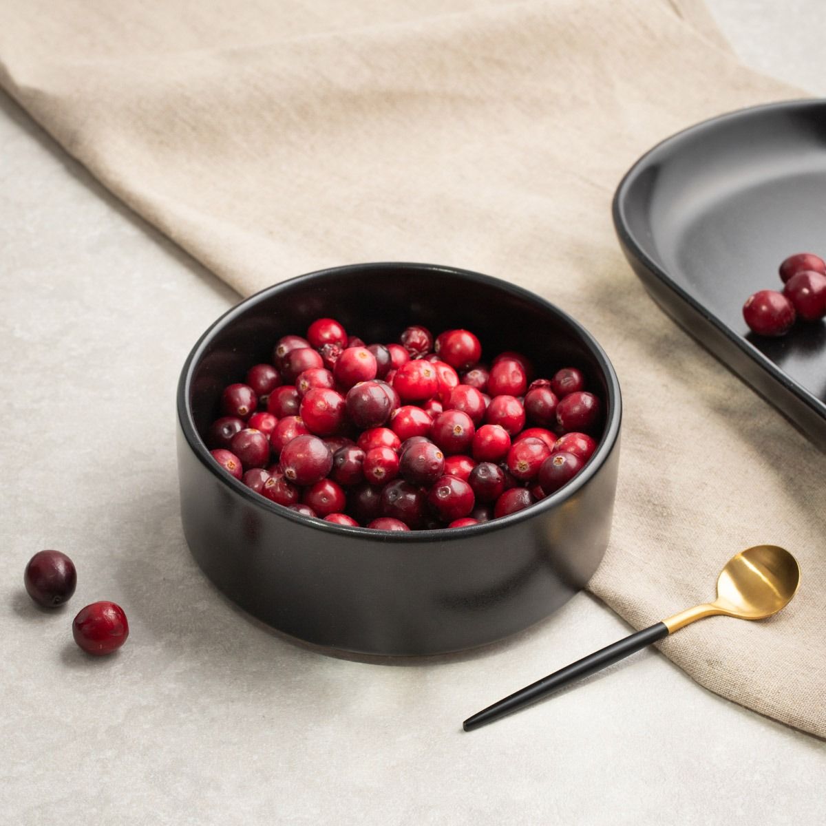 Miska FAMELIO czarna 14 cm