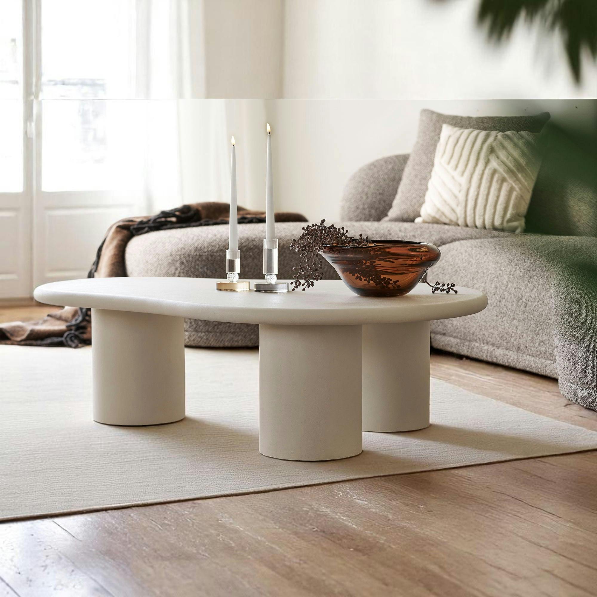 Table basse organique - finition peinture ciment TALLINN