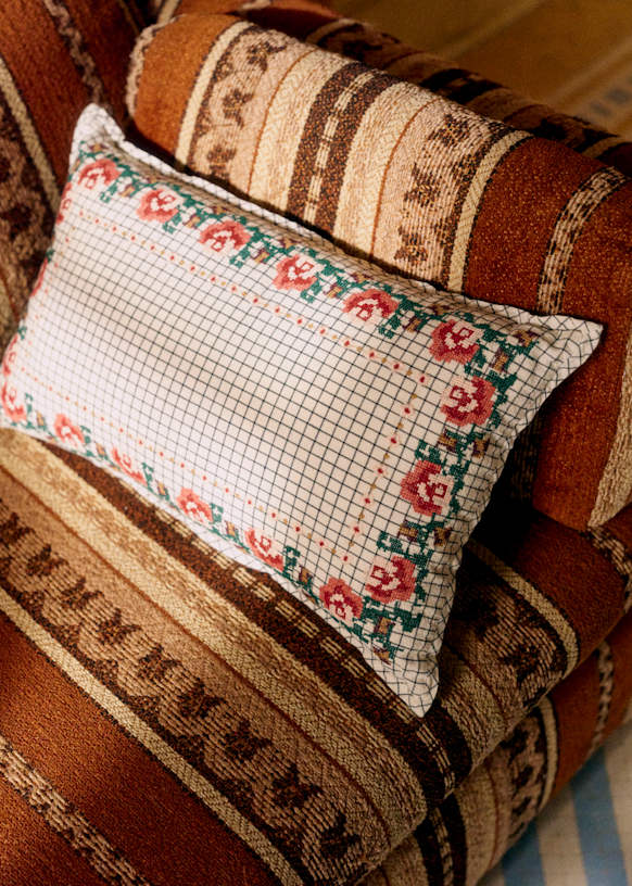 Embroidery Cushion - Small Model - Sézane x Lucia Vergara