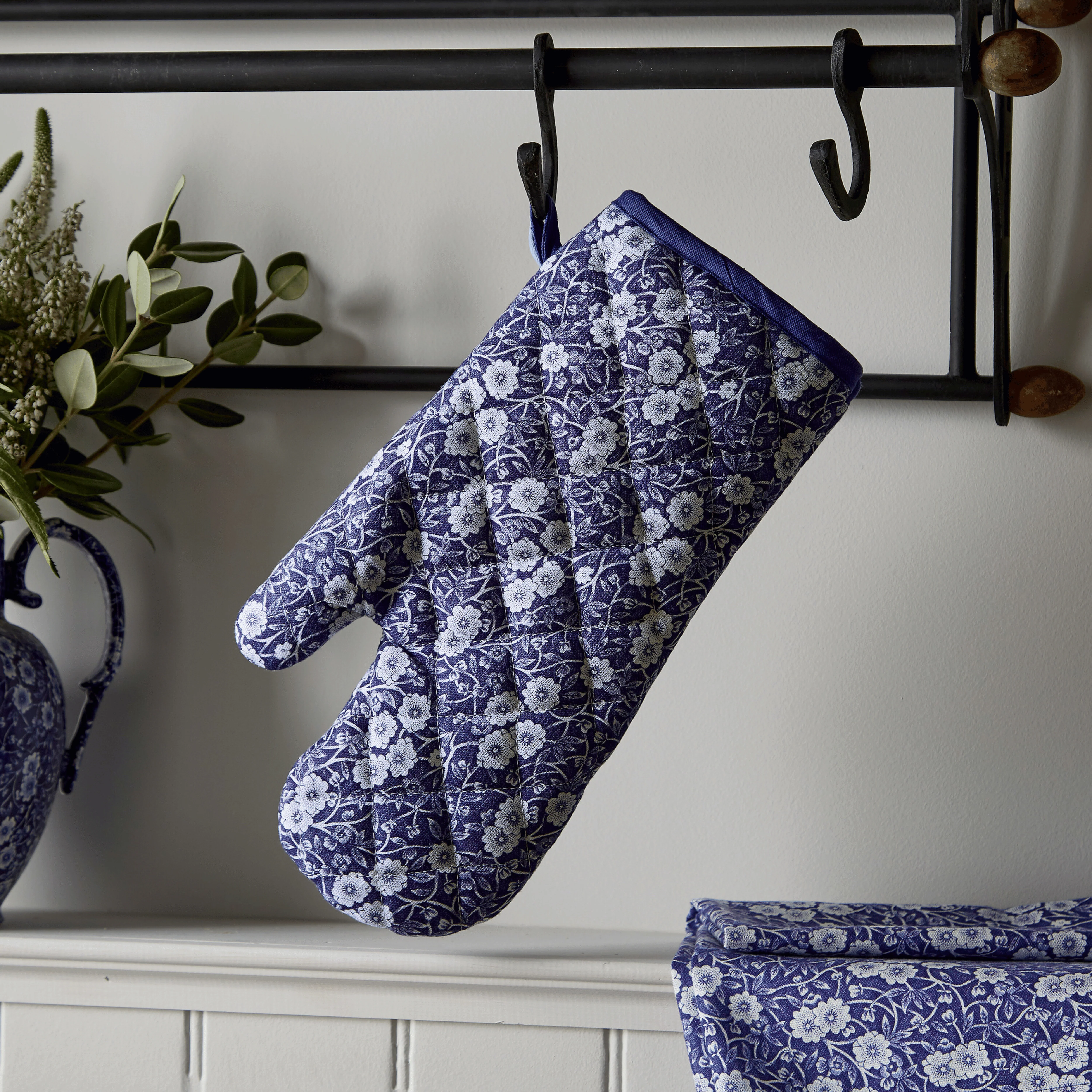 Burleigh x Bedeck of Belfast Blue Calico Oven Mitt