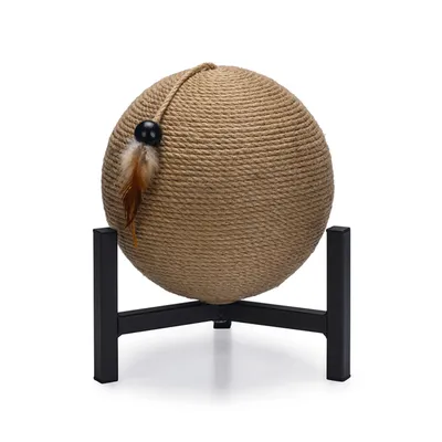 Designed by Lotte Met Tyra Scratching Ball