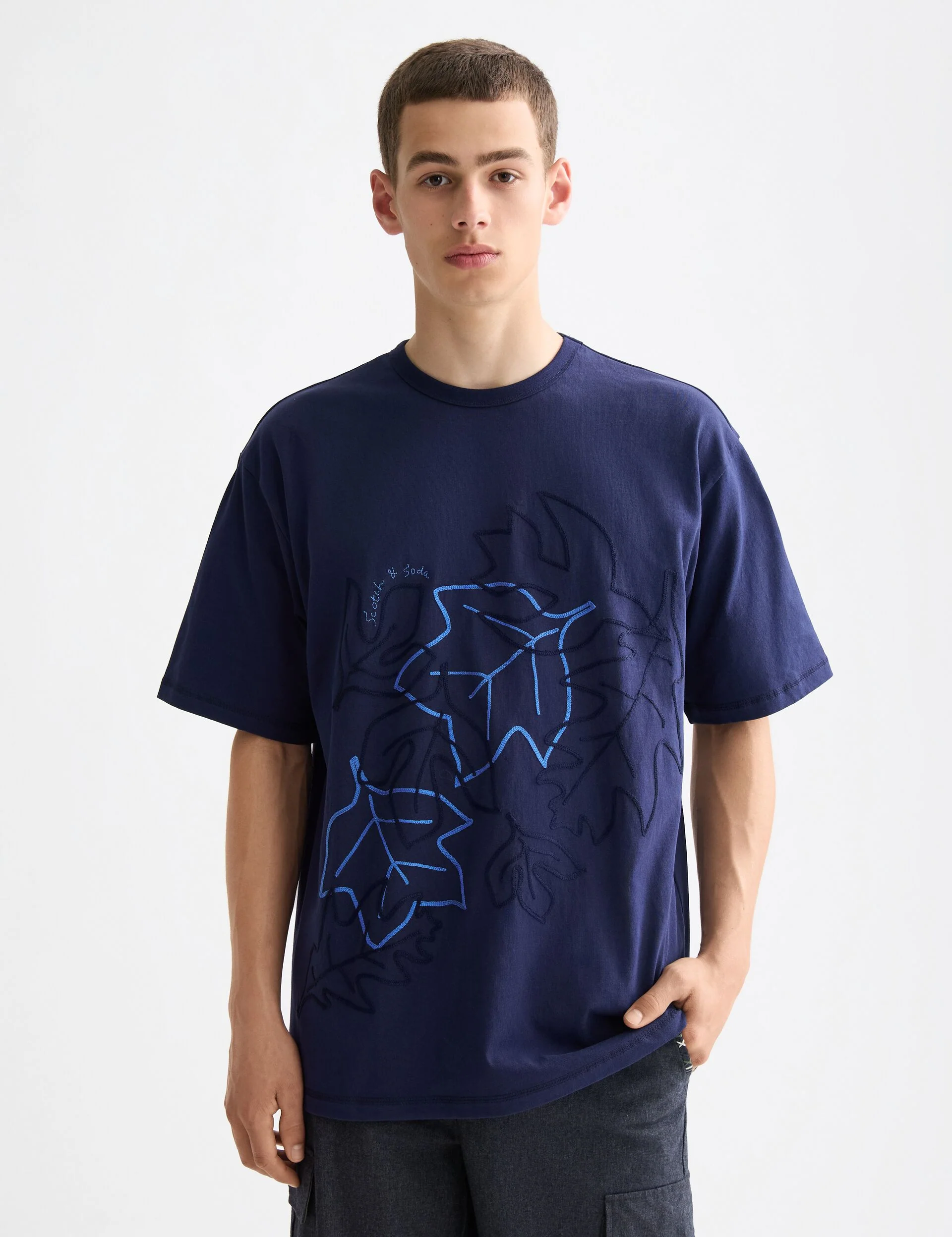 Loose fit Embroidery T-shirt