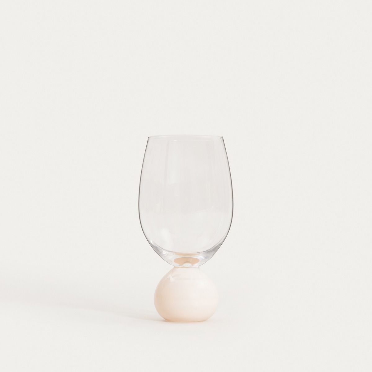 Kieliszek PALLORA z mleczną beżową kulą 0,4 l