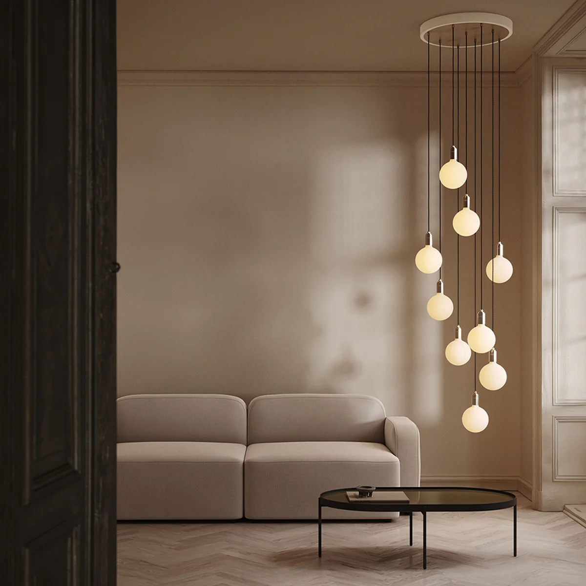Tala - Walnuss Nine Pendelleuchte Set, inklusive 9 x Voronoi II LED-Leuchtmittel E27, weiß / Messing