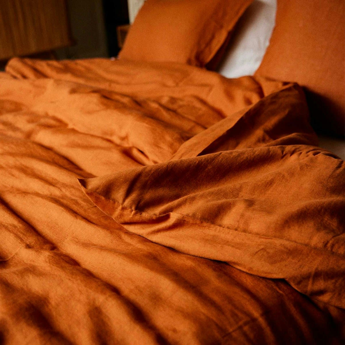 LES ESSENTIELS - Housse de couette fermeture boutons en lin lavé marron cuivre 260x240