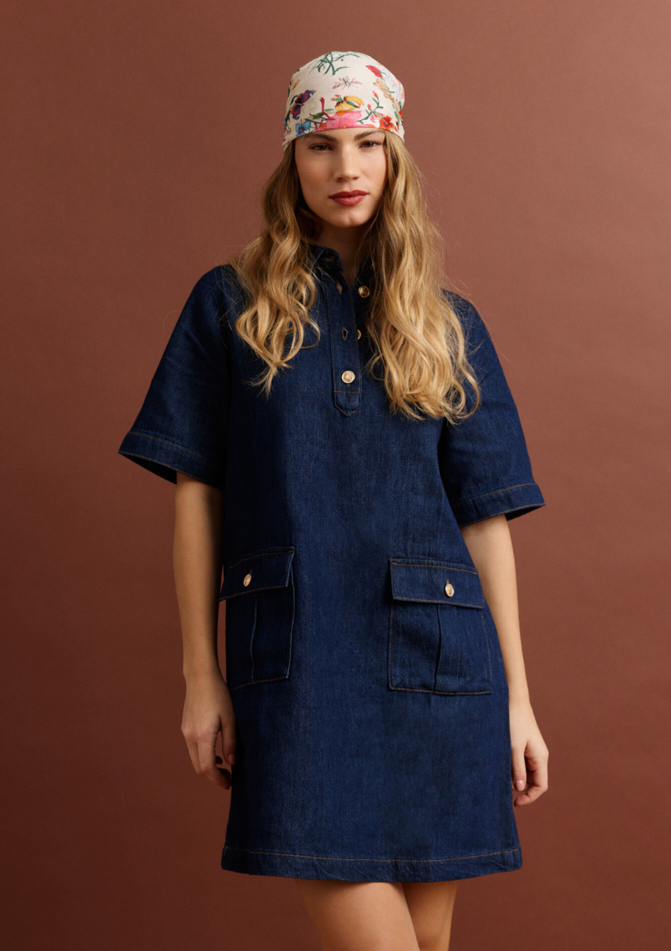 Korte overhemdjurk van denim