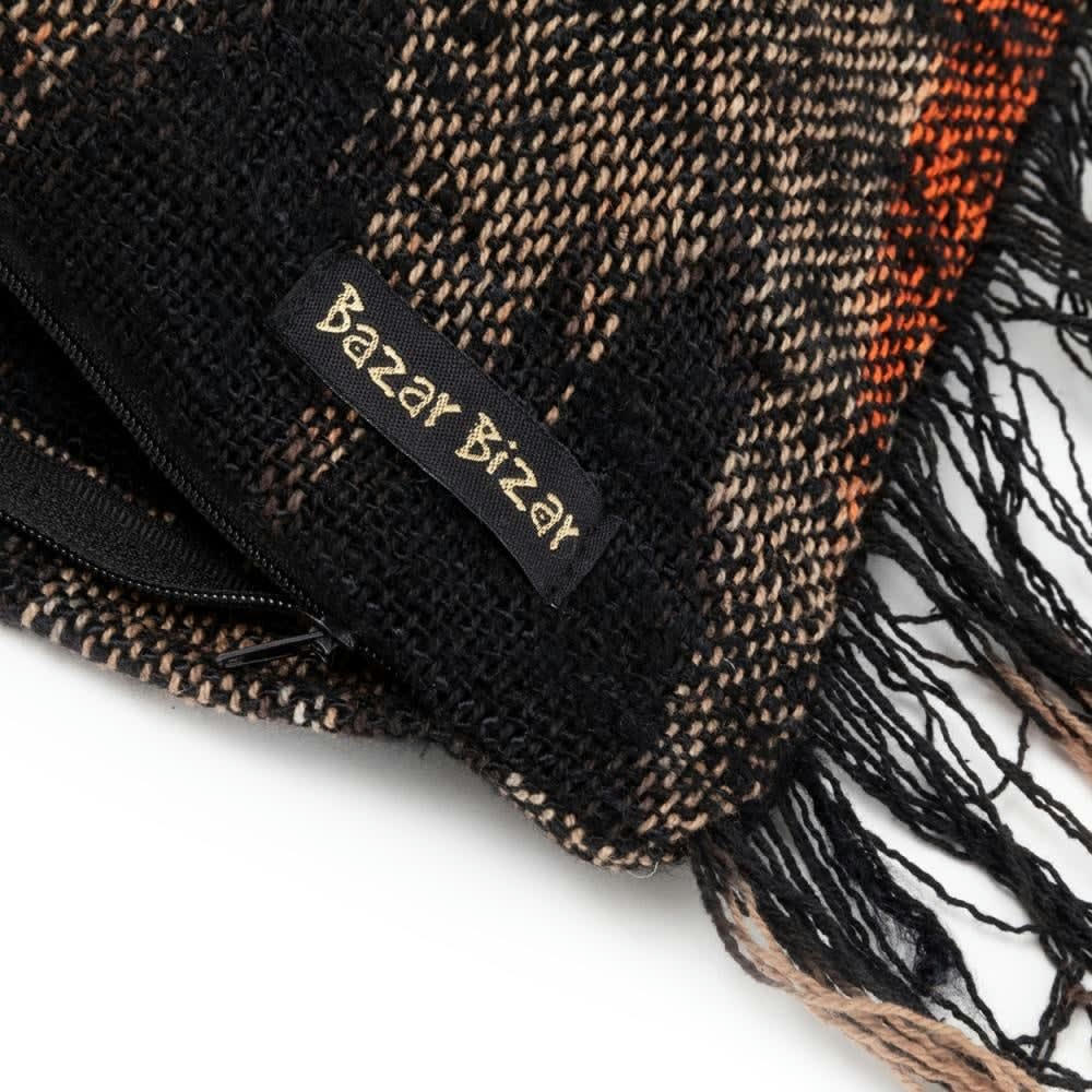 OH MY GEE - Coussin en coton noir orange 40x40