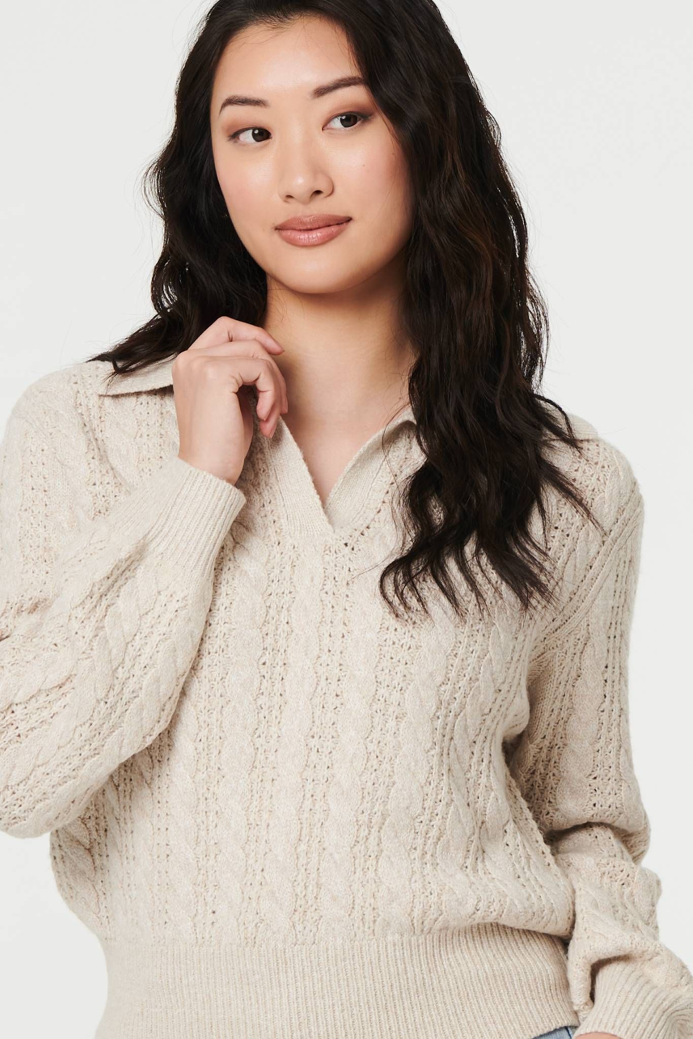 Izabel London Textured Wide Collar V-Neck Jumper