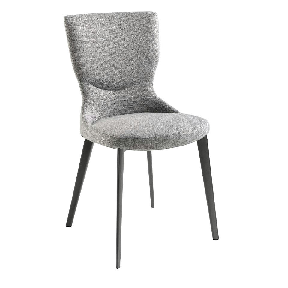 - Chaise en tissu gris