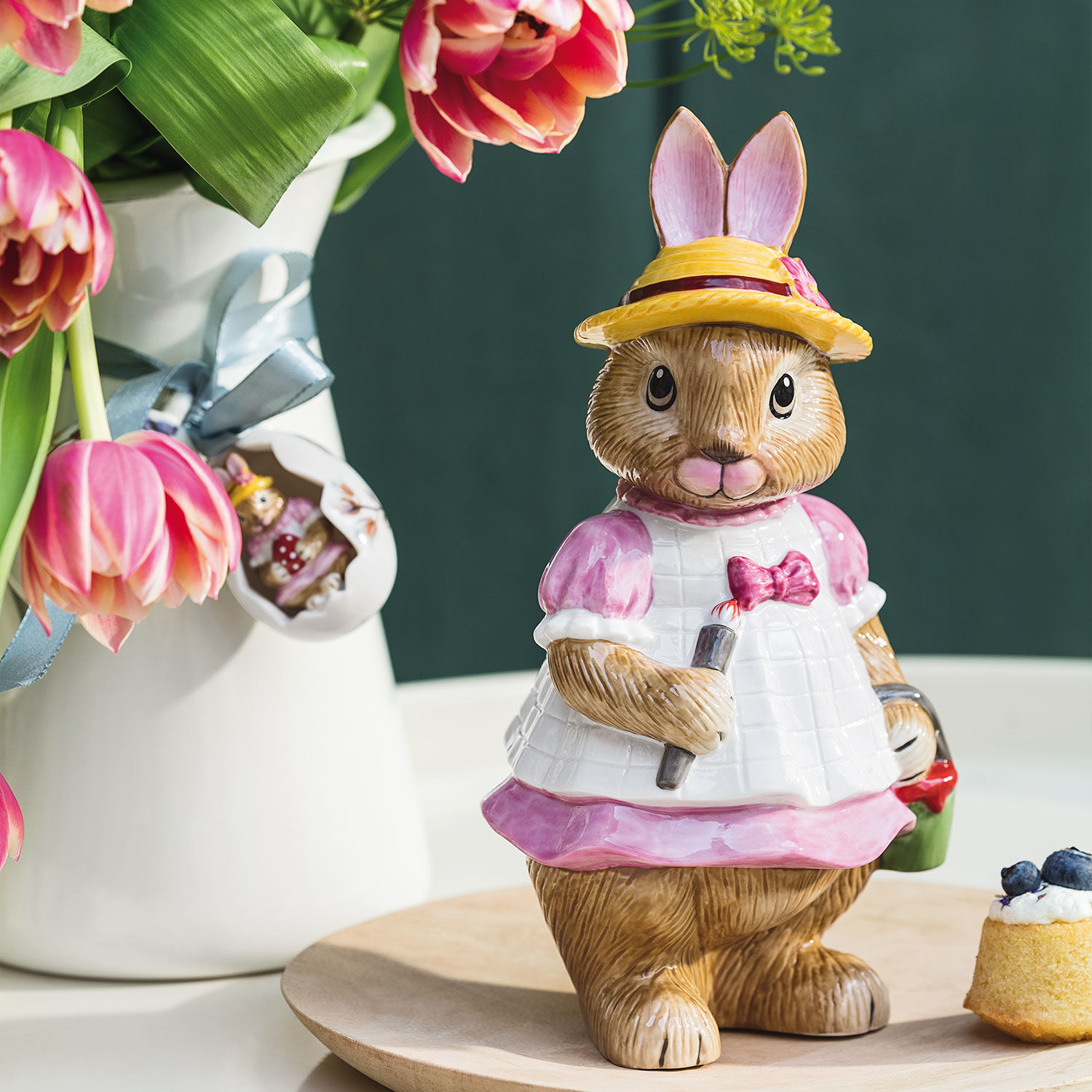 Bunny Tales Easter figurine - Multi-colored, 4.2'' x 4.4'' x 8.7'', porcelain