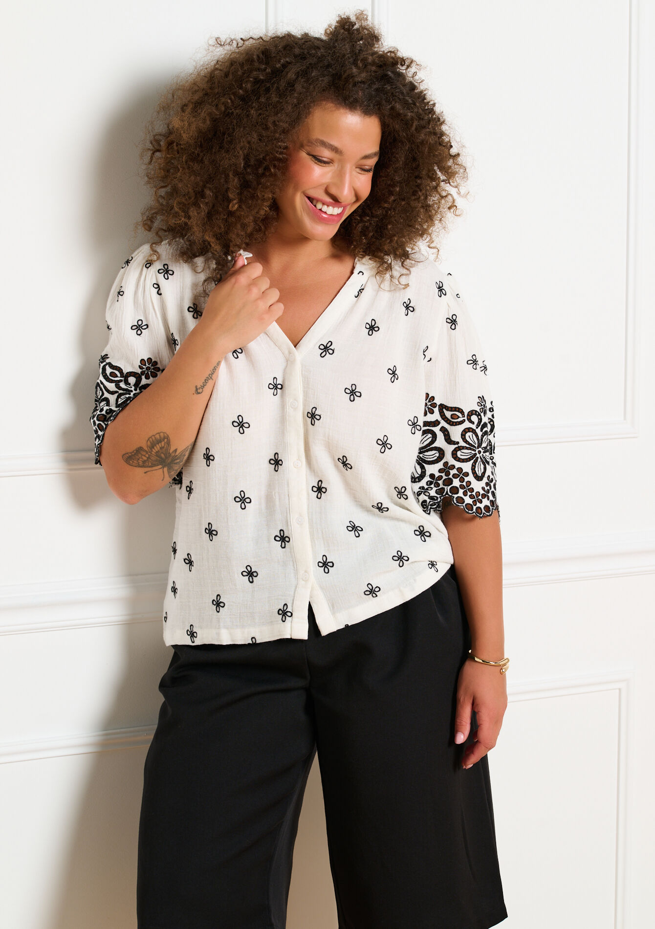 Geborduurde blouse korte mouwen