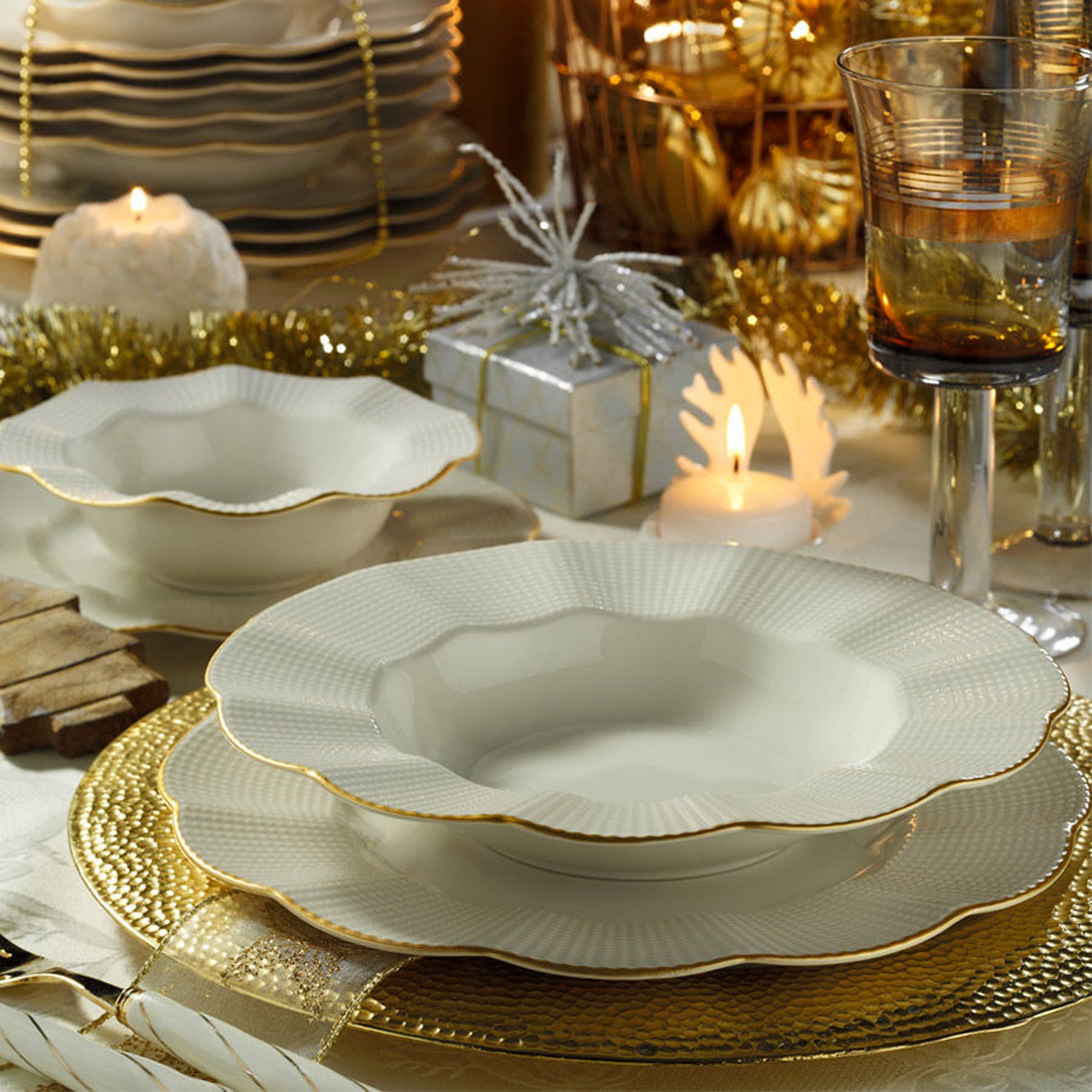 Set 24 pezzi tavola bordo oro
