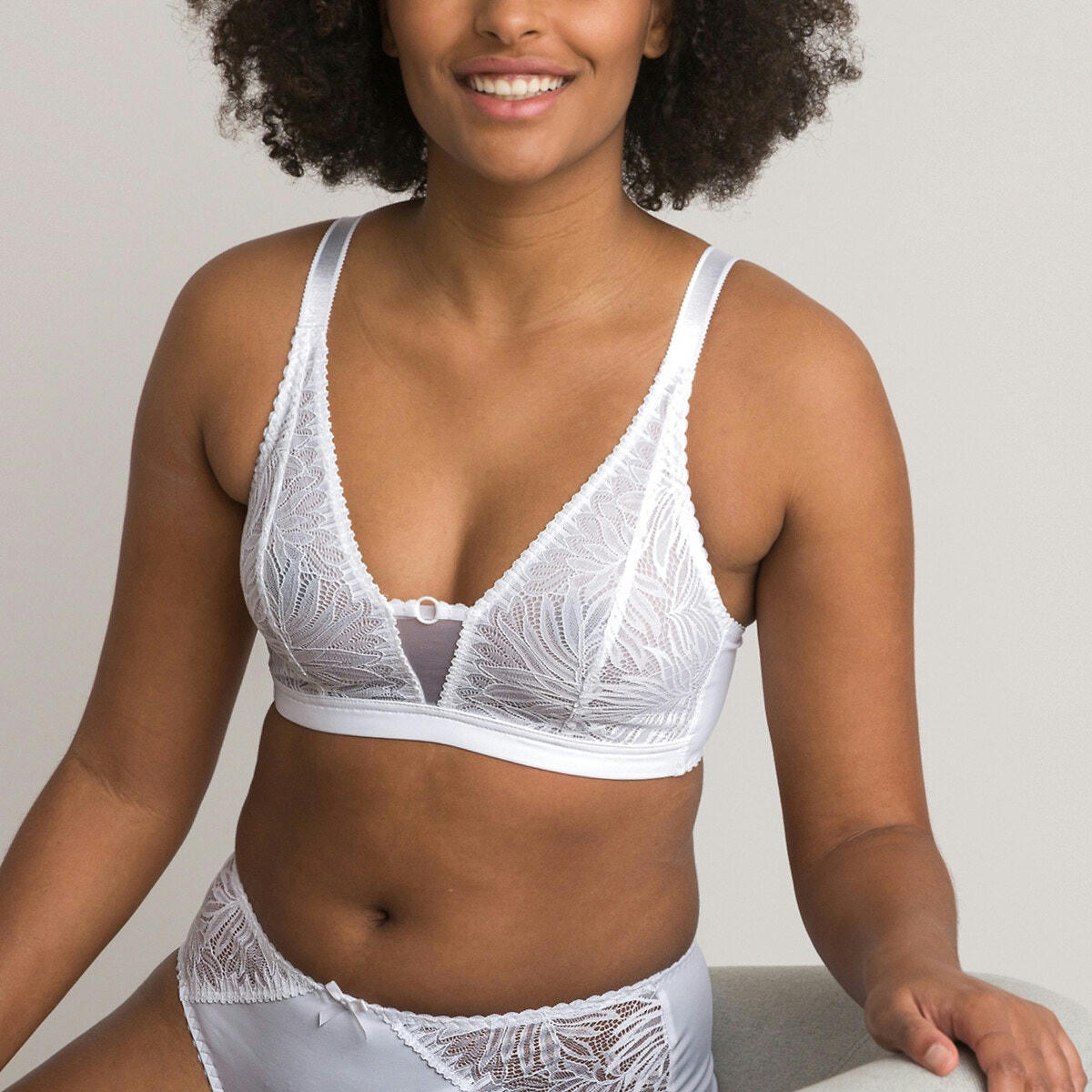 Soutien-gorge triangle sans armatures en dentelle