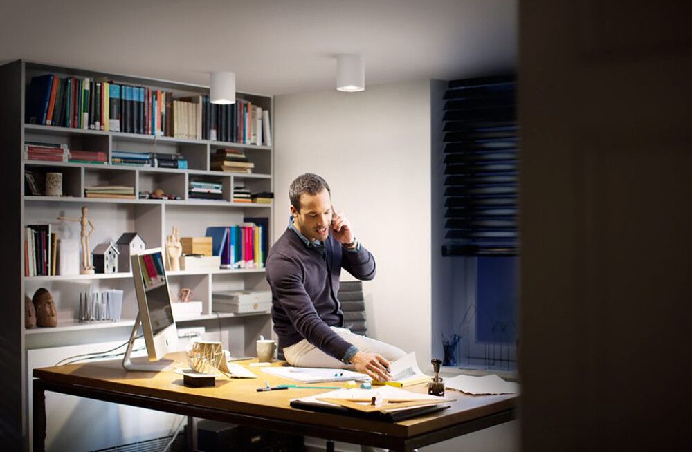 TAKSPOTLIGHT PHILIPS HUE PILLAR SINGEL HVIT