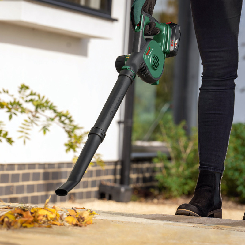 Souffleur sur batterie Universal LeafBlower 18V-130 18 V BOSCH