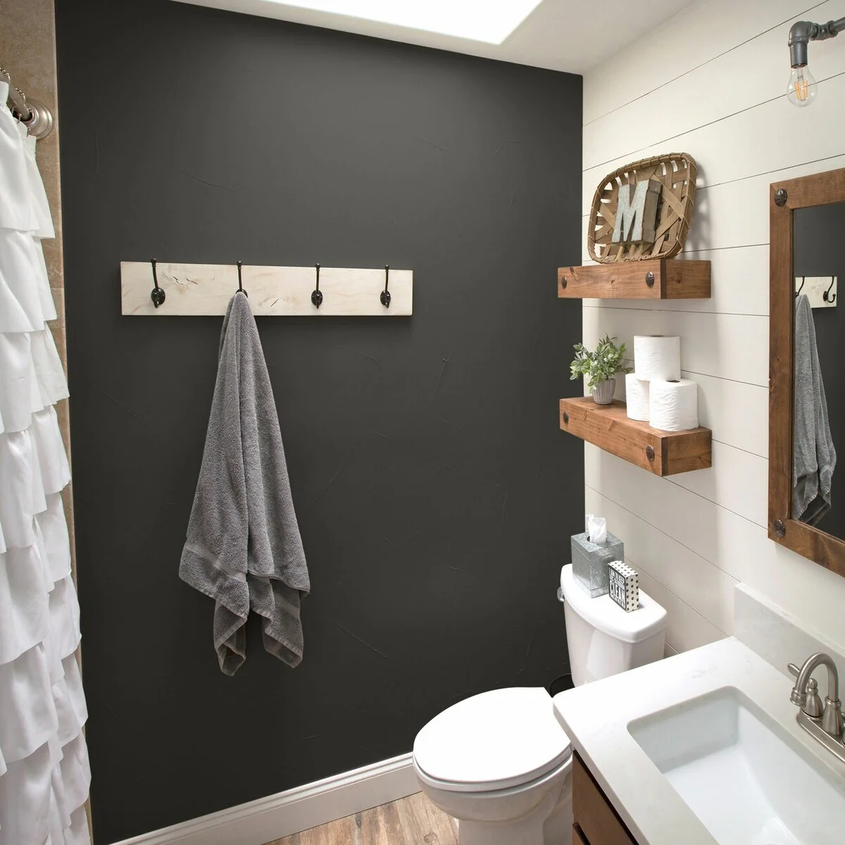 DRAKESTONE Coat and Towel Rack w/ 4 Double Hooks