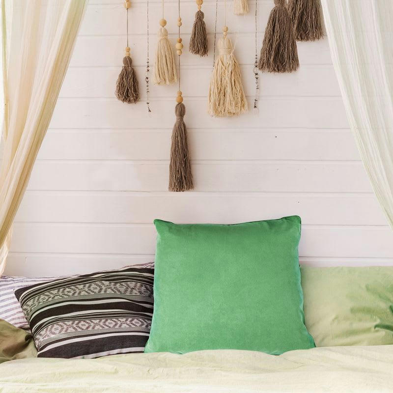 SUEDEN - Coussin de sol en suédine vert clair 70x70