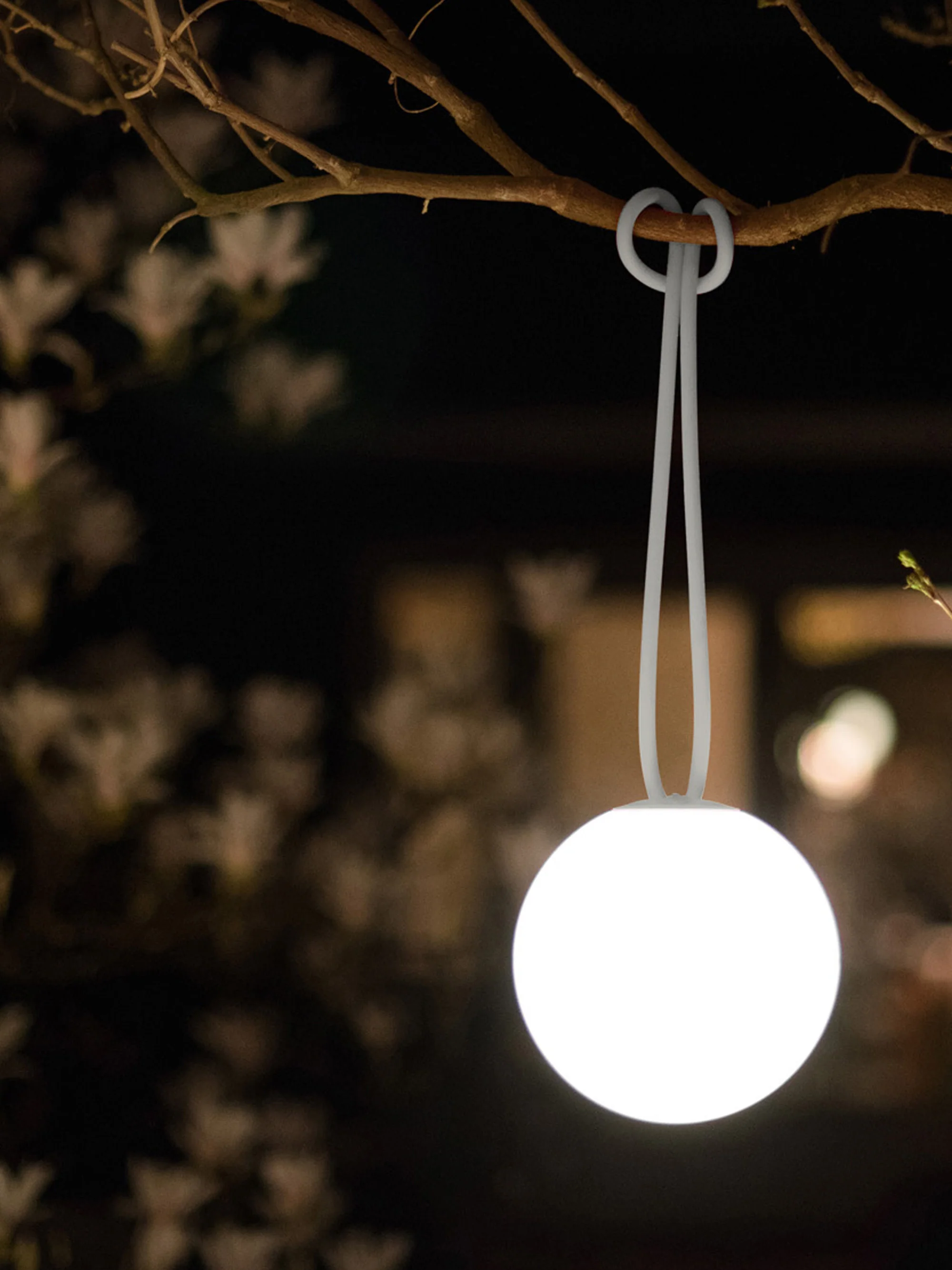 Mobile LED-Außen-Pendelleuchte Bolleke, dimmbar