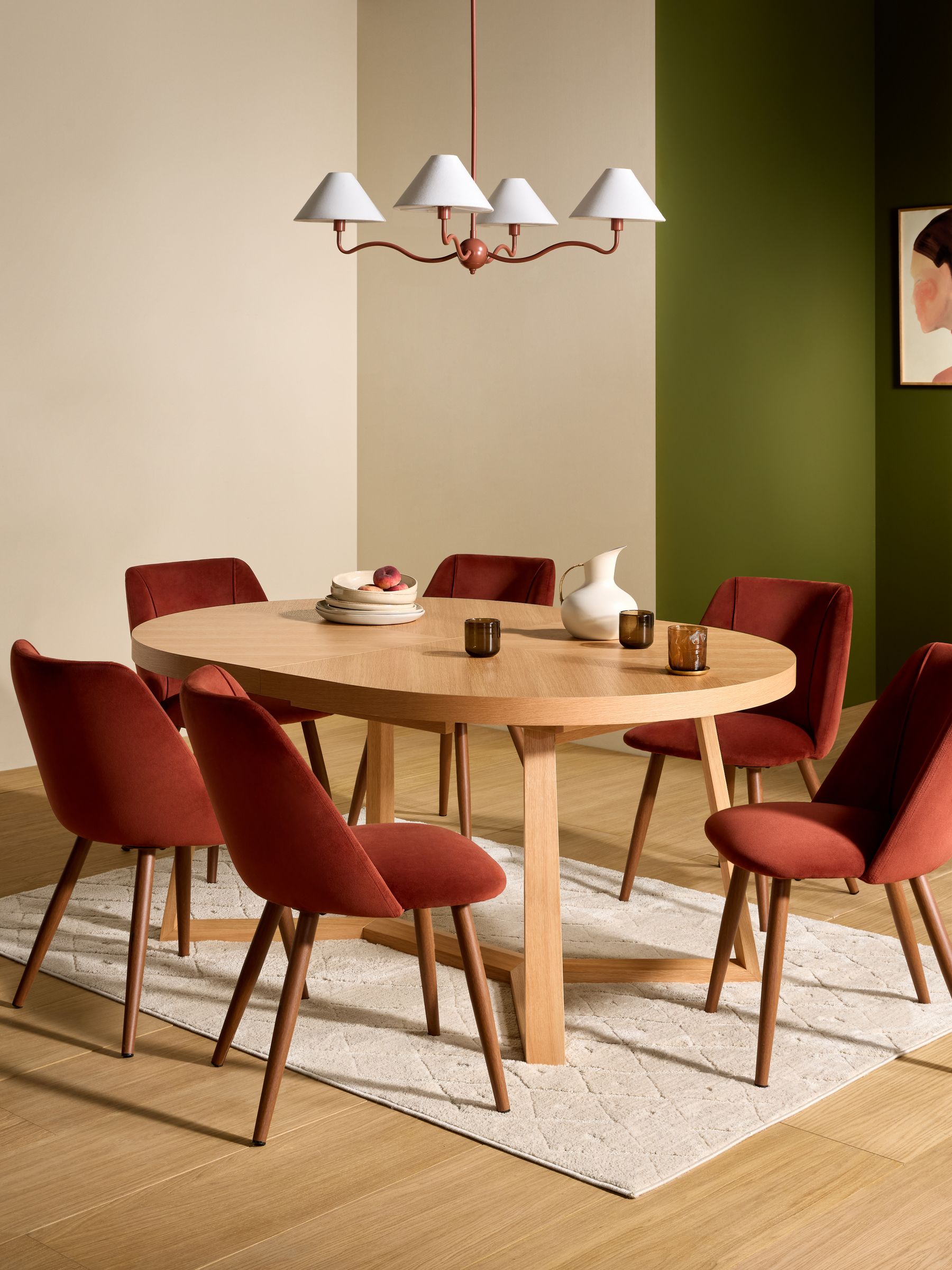 Belgrave Round 6 to 8 Seater Extending Dining Table in Oak