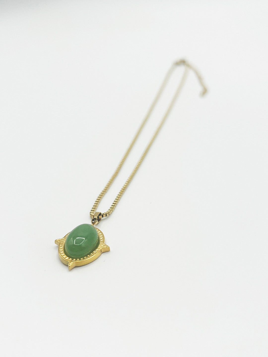 SVNX Green Stone Pendant Necklace - Gift Boxed